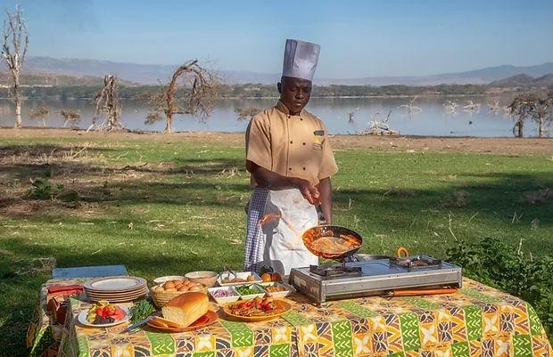 An outdoor breakfast photograph featured on the earlier website.